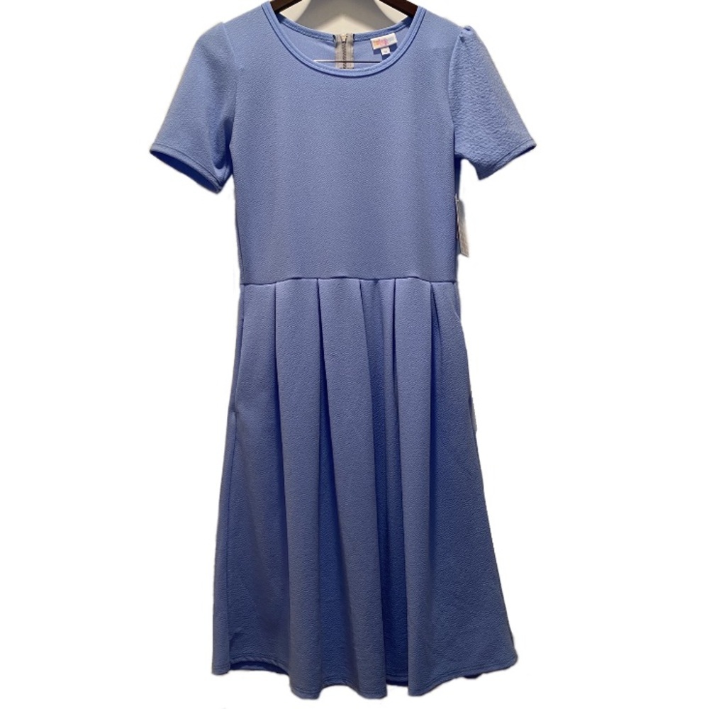 NWT LuLaRoe Periwinkle Dress with Pockets Medium